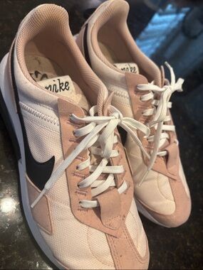 Nike Women’s Pink & Black Low-Top Sneakers